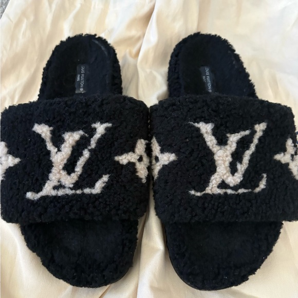 Louis Vuitton Shoes - Louis Vuitton Black and Cream Logo Slides
